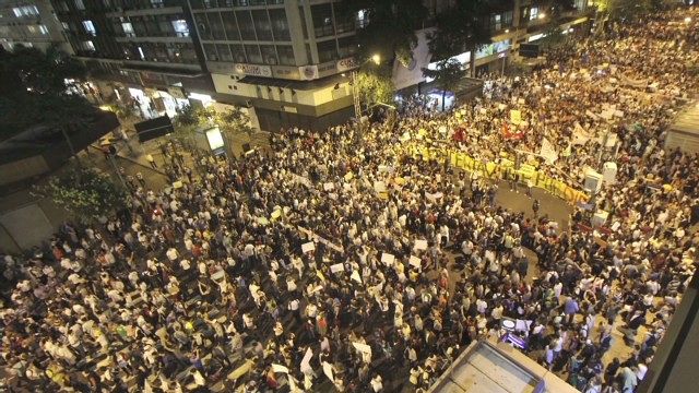 News video: Brazilian FM responds to protests
